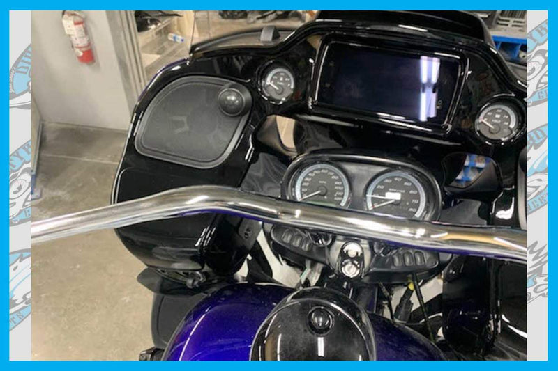 DBC272 | Harley-Davidson “T3” Road Glide Specific Pull Back T-Bar Gauge Cap 2015 To 2023