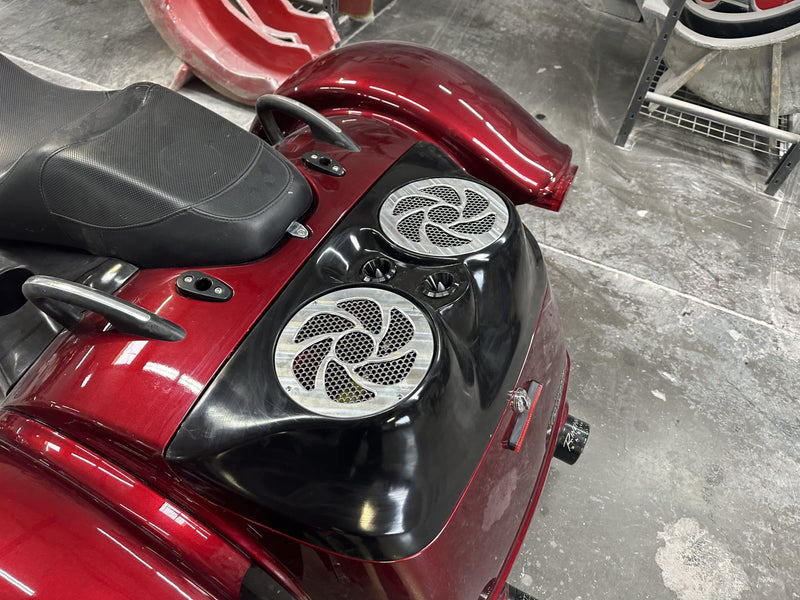 DBC334 | Harley-Davidson Dual 8″ Audio Trunk Lid (Road Glide 3 & Freewheeler) 2015 – 2026