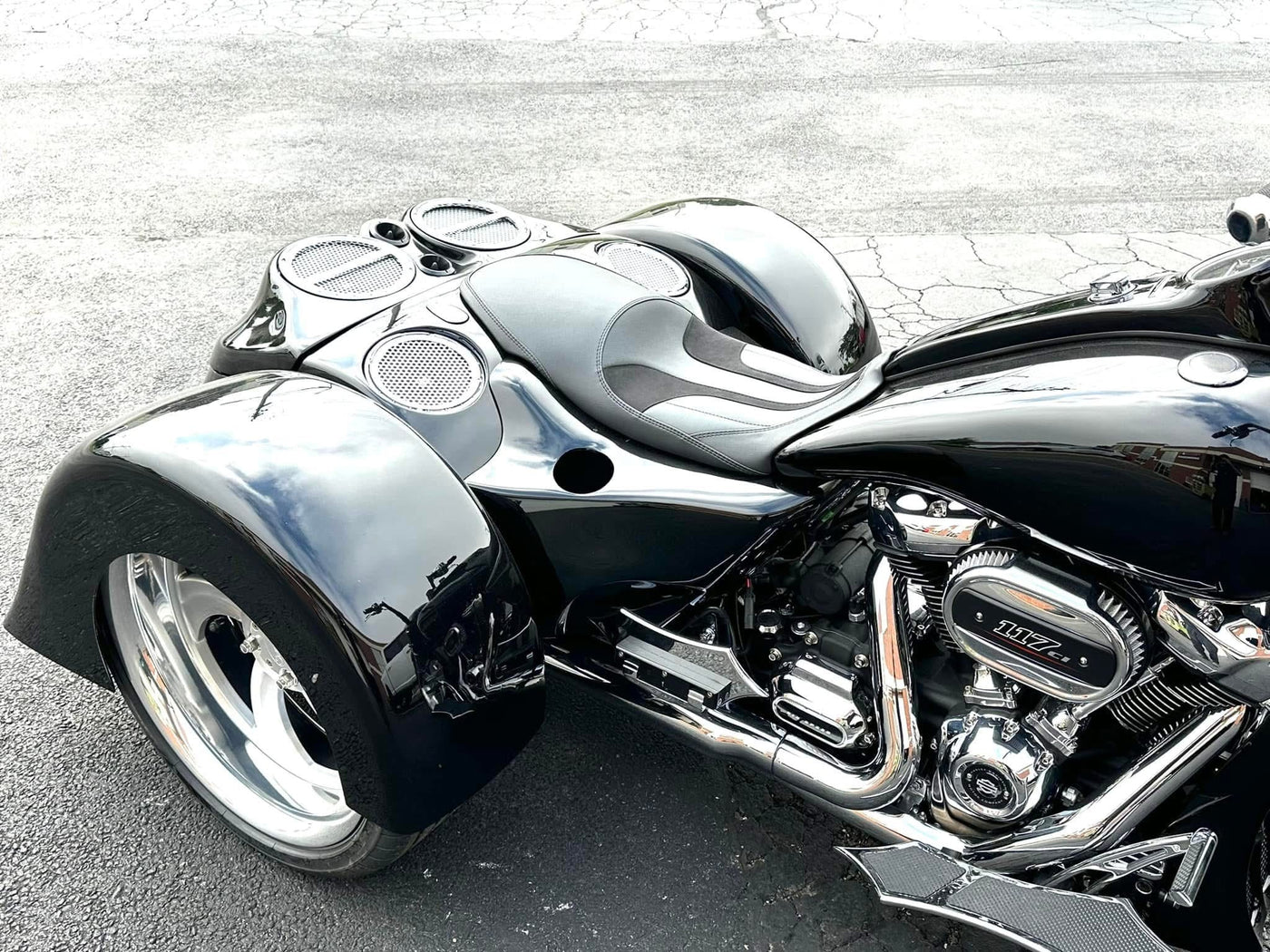 DBC334 | Harley-Davidson Dual 8″ Audio Trunk Lid (Road Glide 3 & Freewheeler) 2015 – 2026